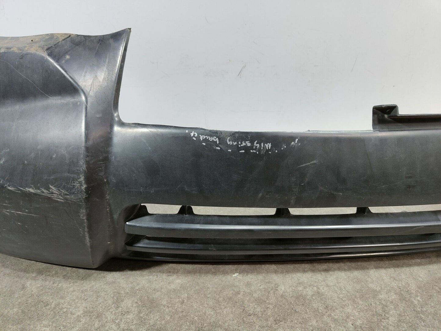 GENUINE MITSUBISHI SHOGUN PAJERO FRONT BUMPER; P/N: MN117131