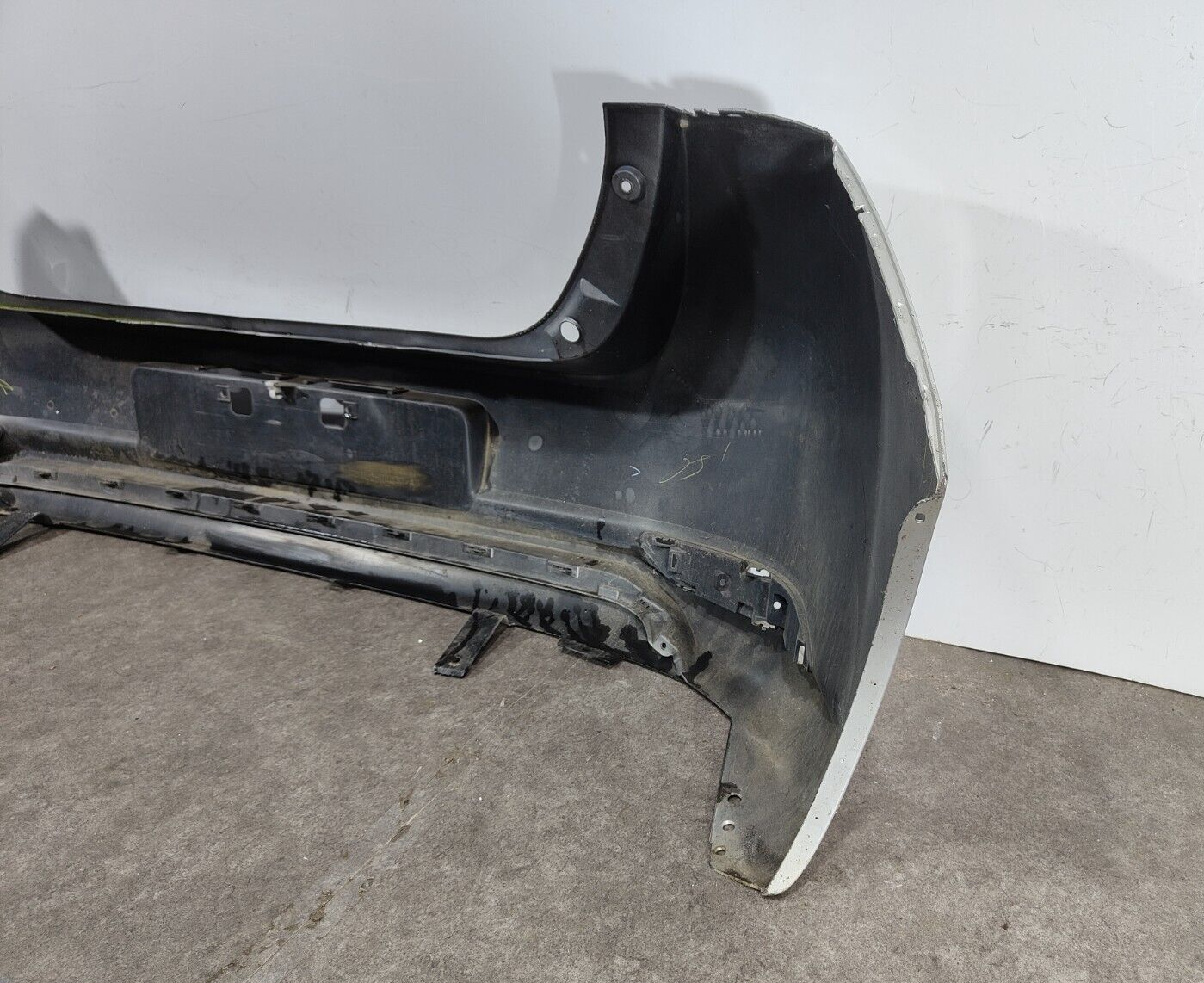 GENUINE TOYOTA AURIS HATCHBACK 2015 2016 2017 2018 REAR BUMPER; P/N: 52159-02D30