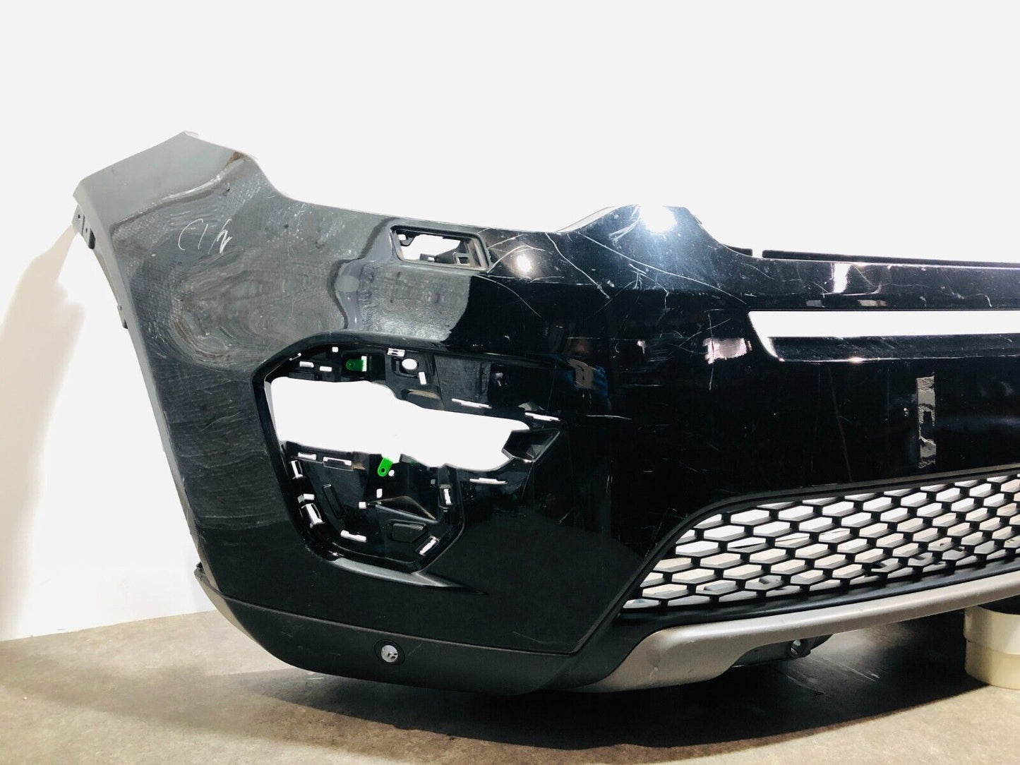 GENUINE LAND ROVER DISCOVERY SPORT L550 BLACK FRONT BUMPER 2015- 2018