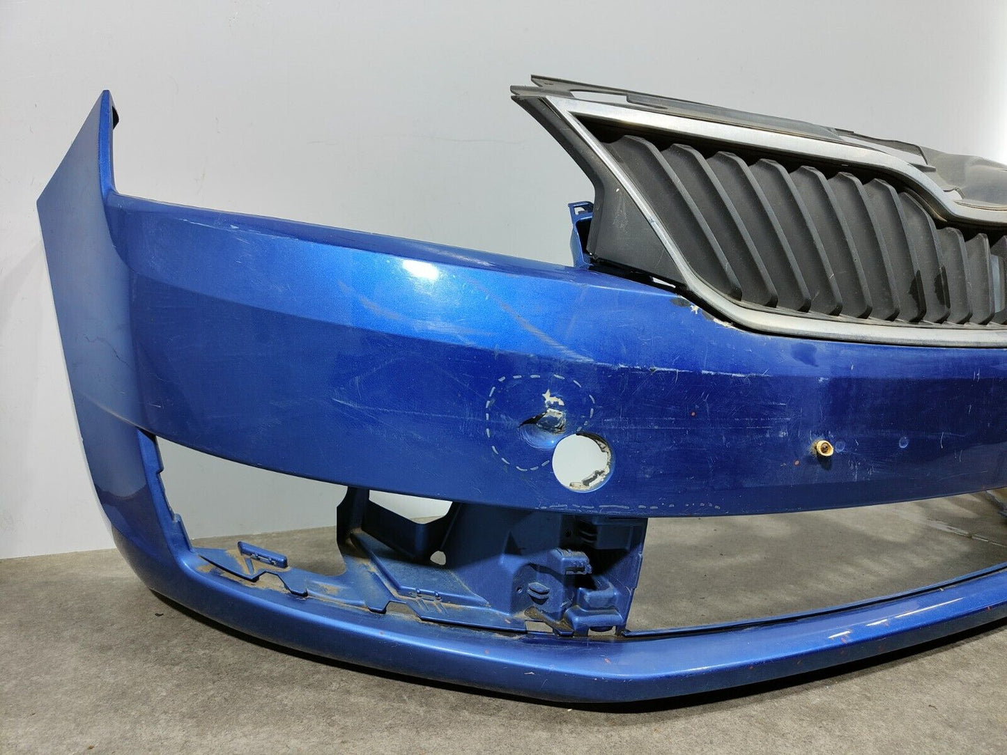 GENUINE SKODA OCTAVIA 2013-2017 FRONT BUMPER; P/N: 5E0807221