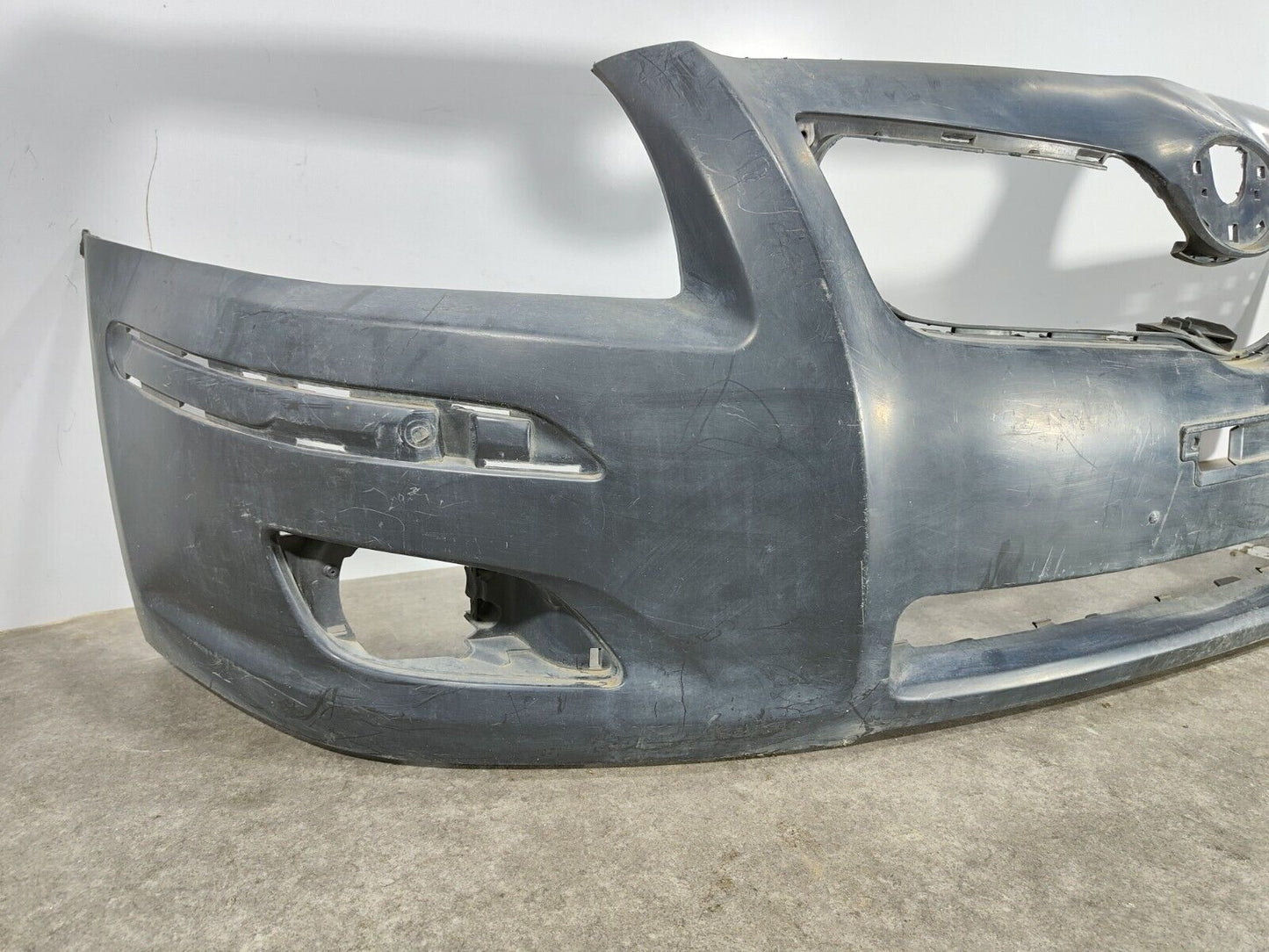 GENUINE TOYOTA AVENSIS FRONT BUMPER; P/N: 52119-05170