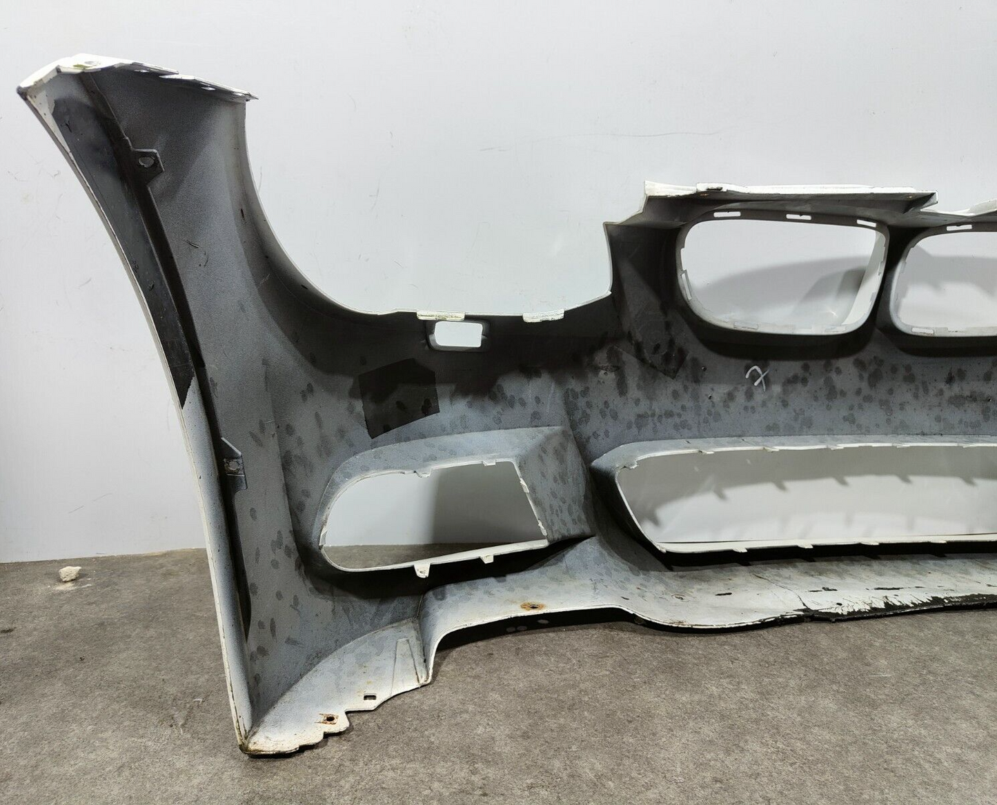 GENUINE BMW 3 SERIES E92 E93 M SPORT FRONT BUMPER 2007 - 09; P/N: 51118035599