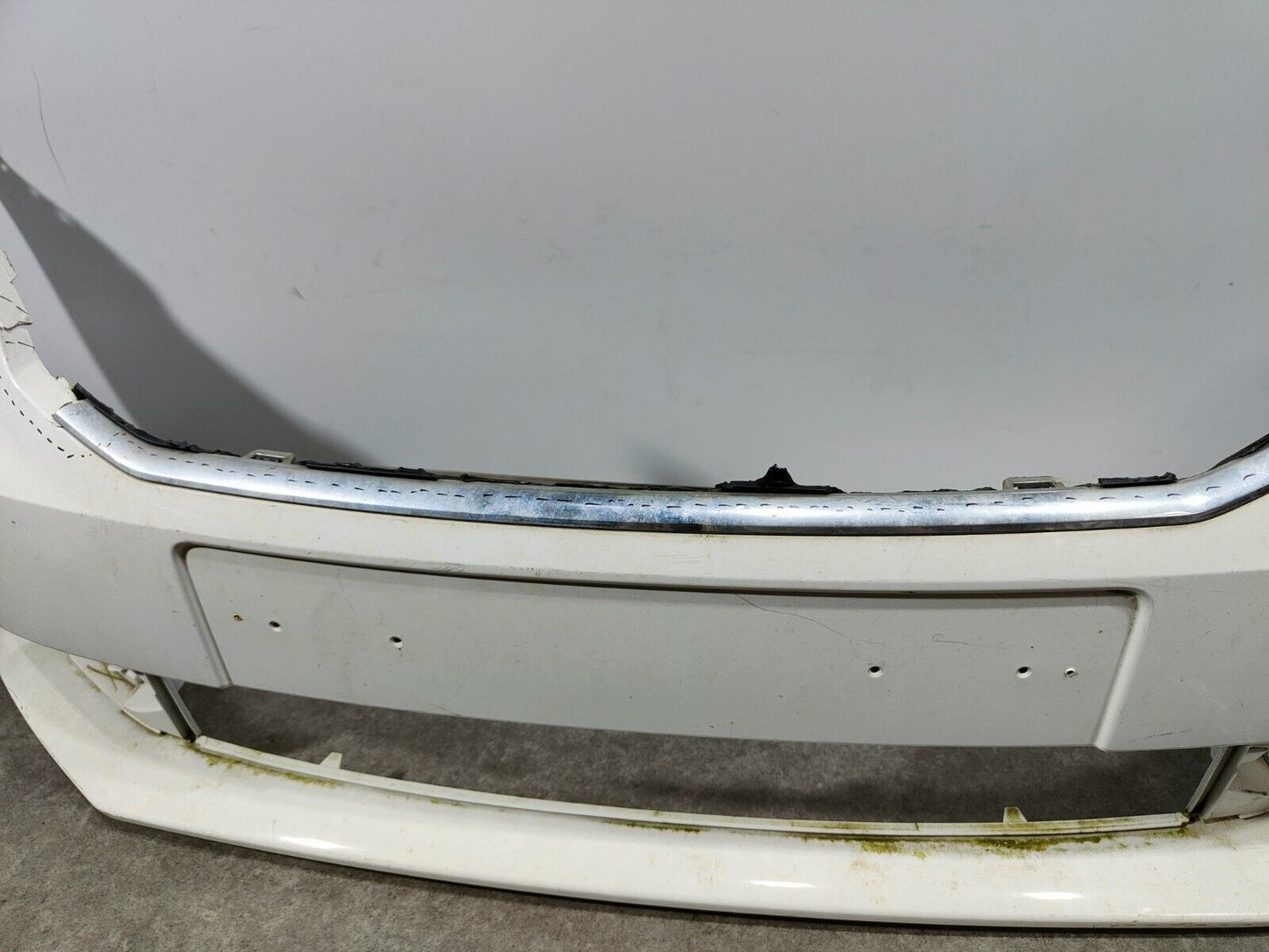 SKODA OCTAVIA 2013 - 17 GENUINE SALOON FRONT BUMPER; P/N: 5E0807221