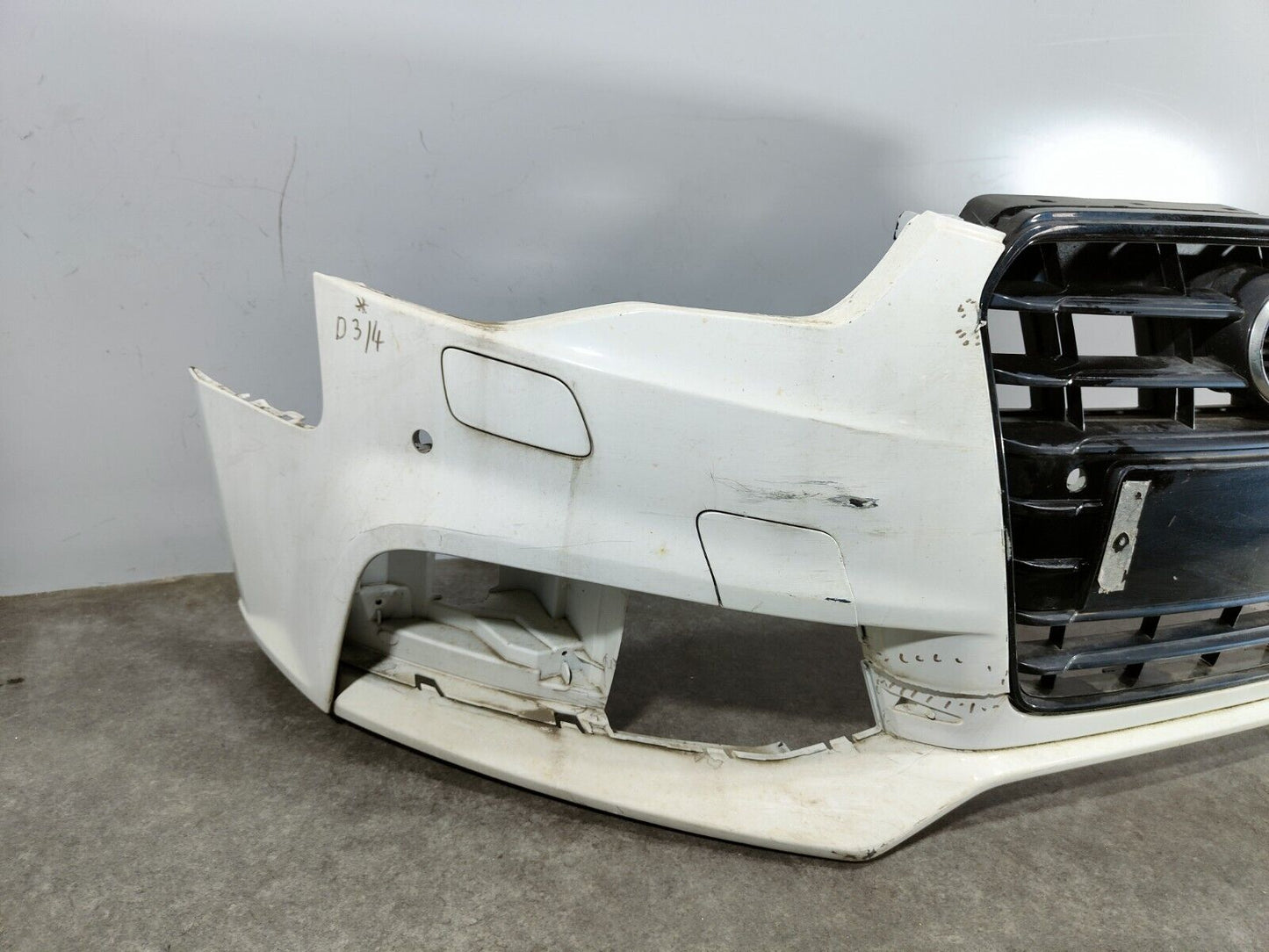 AUDI A5 S LINE 2012-16 FRONT BUMPER & GRILL DAMAGED; P/N: 8T0853651G