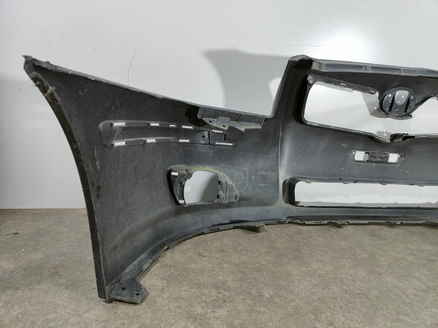 GENUINE TOYOTA AVENSIS FRONT BUMPER; P/N: 52119-05170