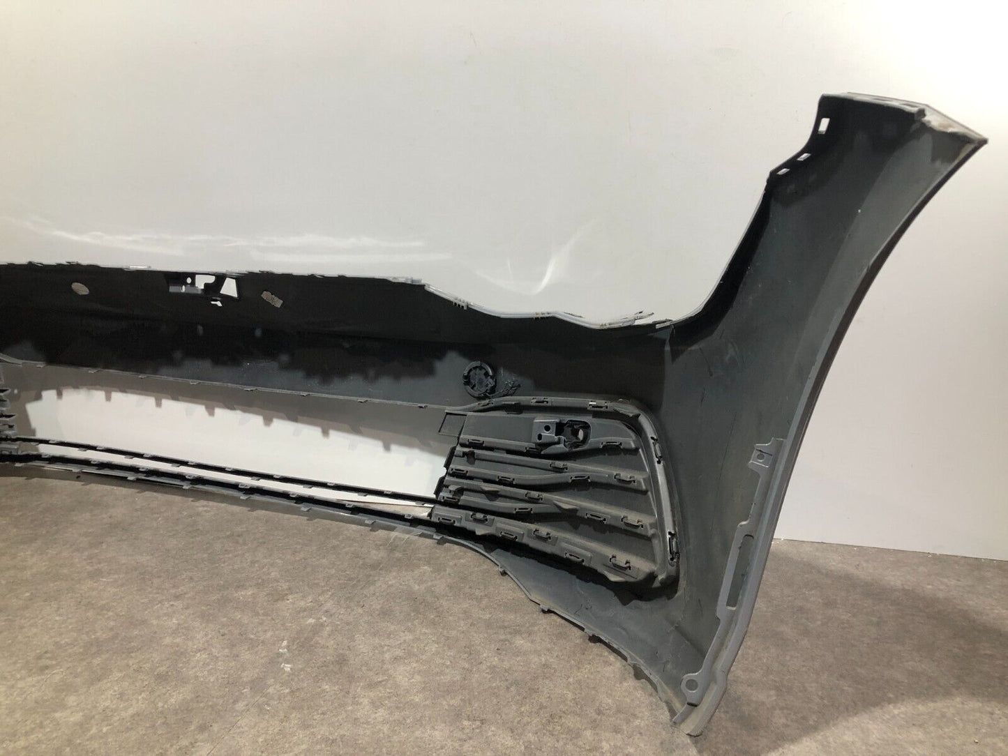 VW GOLF MK8 2020-ONWARDS HATCHBACK GENUINE FRONT BUMPER; P/N: 5H0807221H