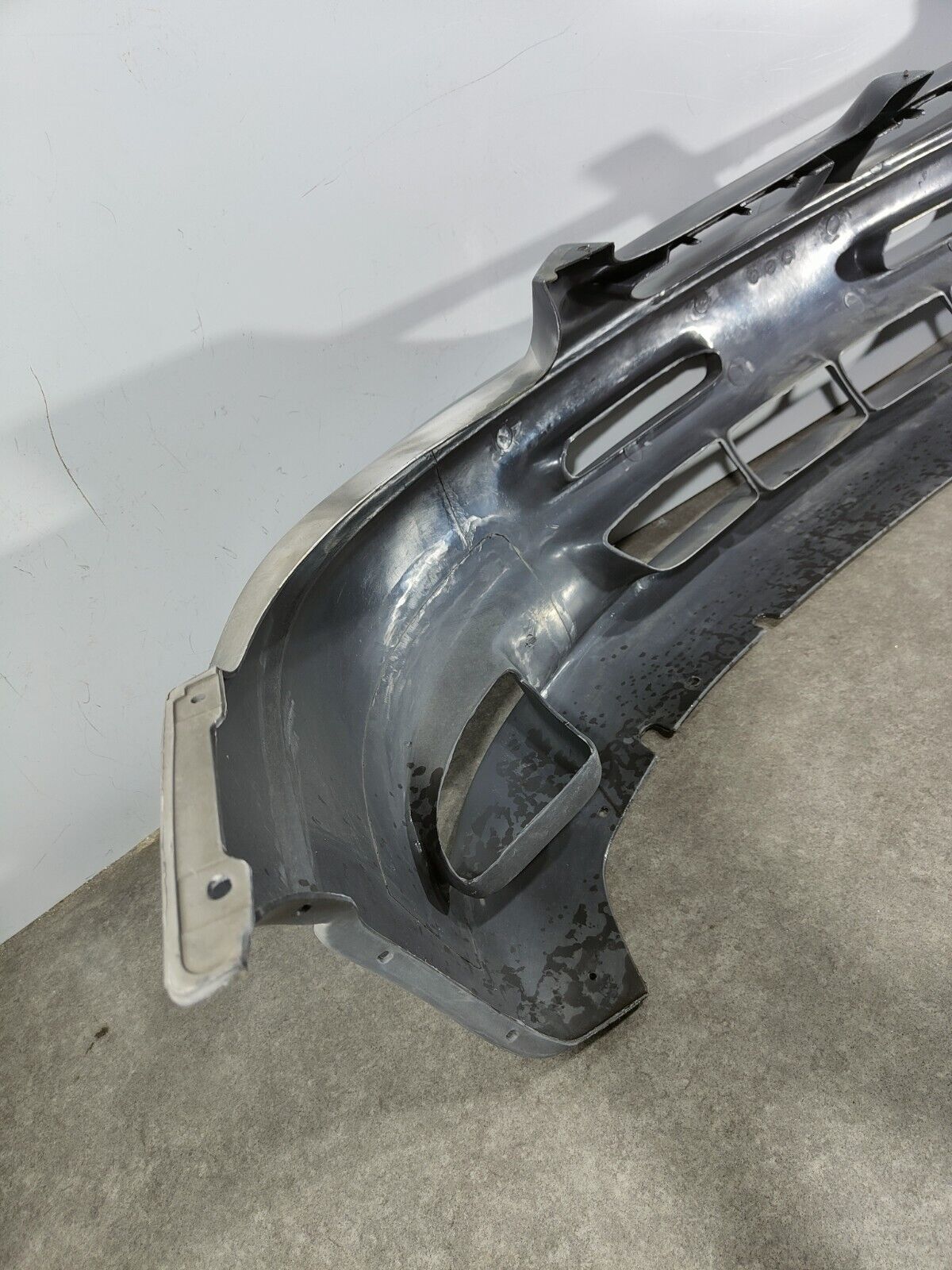 DODGE GRAND CARAVAN 1996-1998 FRONT BUMPER; P/N: 6781635733