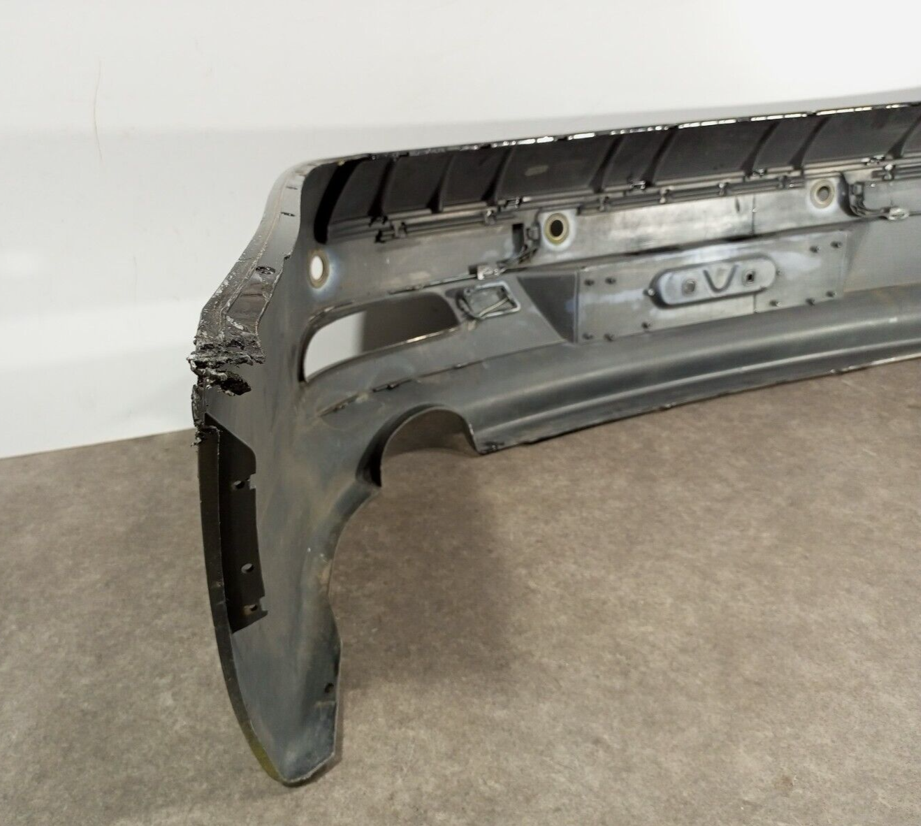 BMW 6 SERIES 2 DOOR COUPE 2004 REAR BUMPER; P/N: 51127065660