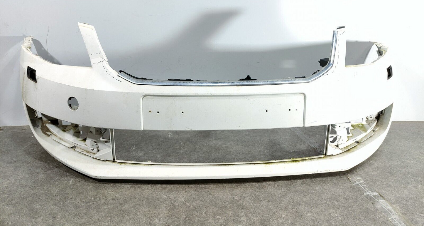 SKODA OCTAVIA 2013 - 17 GENUINE SALOON FRONT BUMPER; P/N: 5E0807221