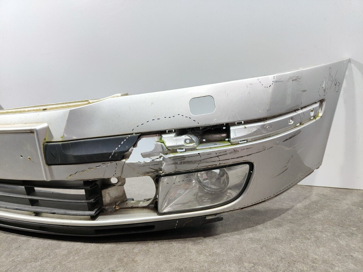 SKODA OCTAVIA 2009-13 GENUINE FRONT BUMPER; P/N: 1Z0807221