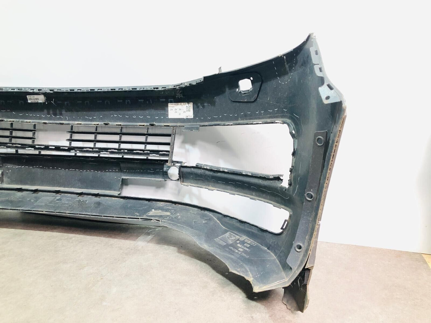 VW TRANSPORTER CARAVELLE 2015 ONWARD T6 FRONT BUMPER; P/N: 7E5807221D