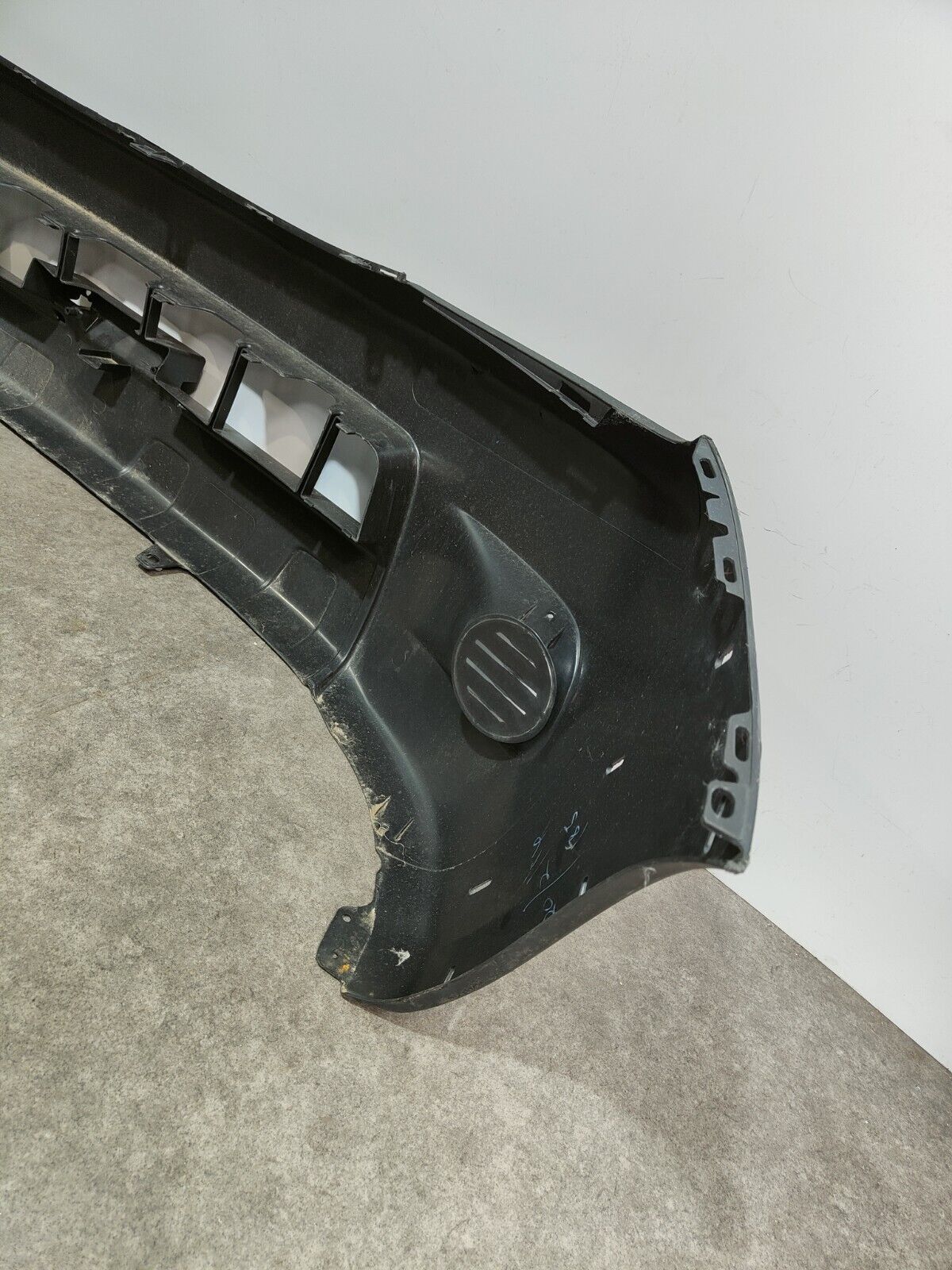 GENUINE TOYOTA HILUX FRONT BUMPER 2009-2011; P/N: 52119-0K974