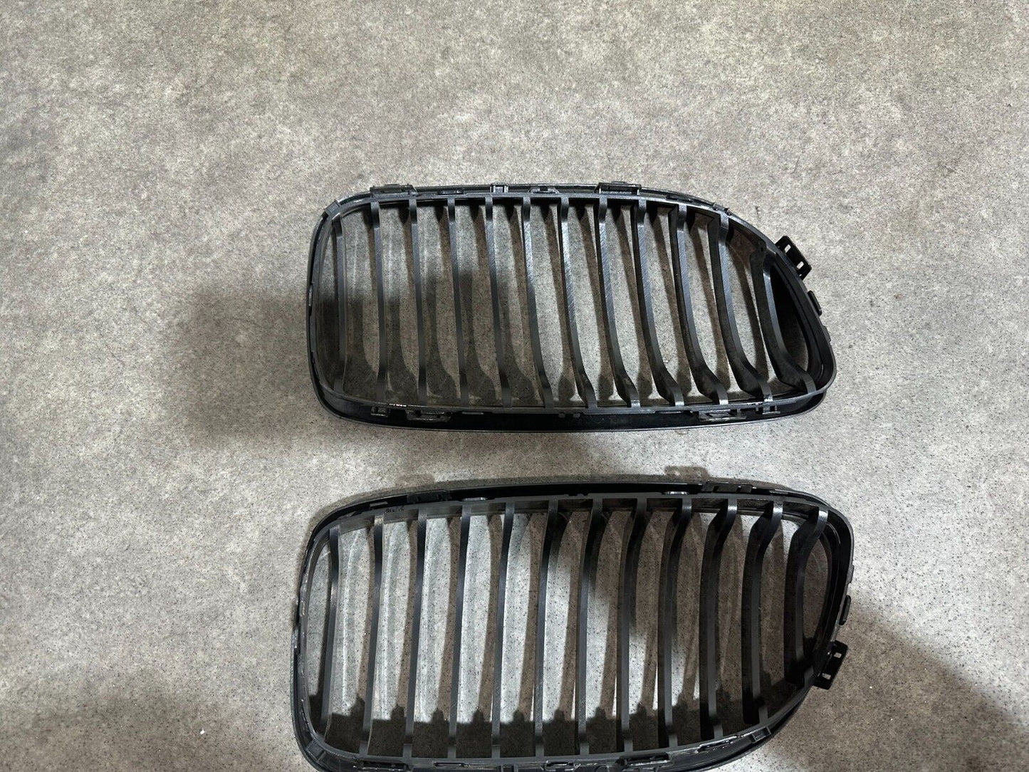 BMW 3 SERIES E90 FRONT LEFT & RIGHT KIDENY GRILLS