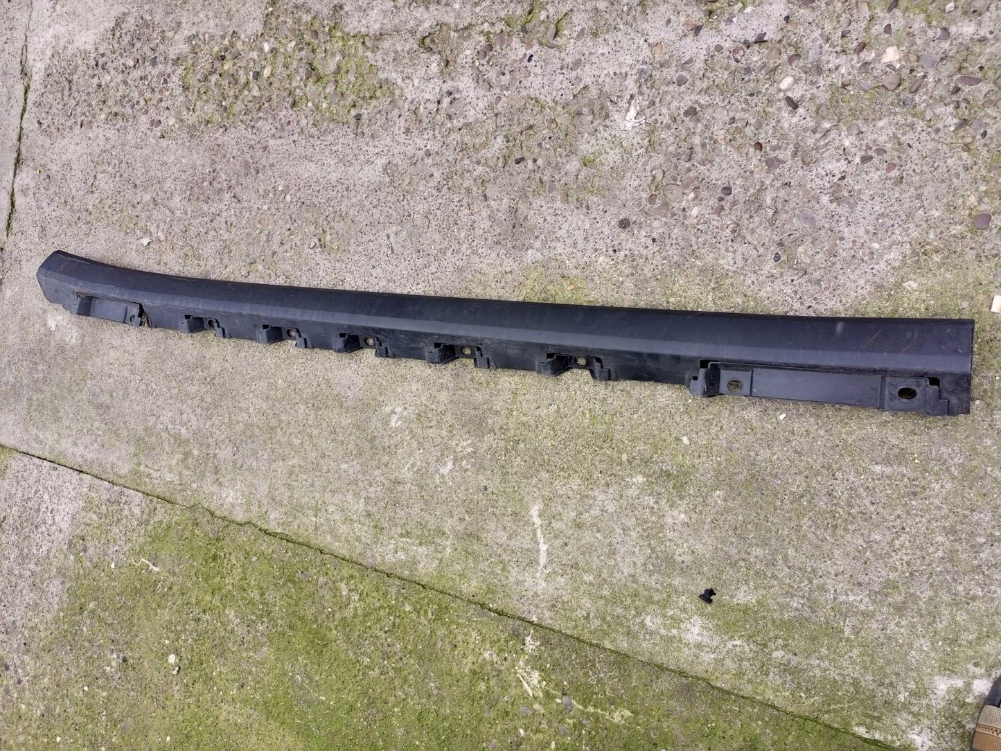 GENUINE SUZUKI IGNIS 2018-2021 PASSENGER SIDE SKIRT 7724162R1