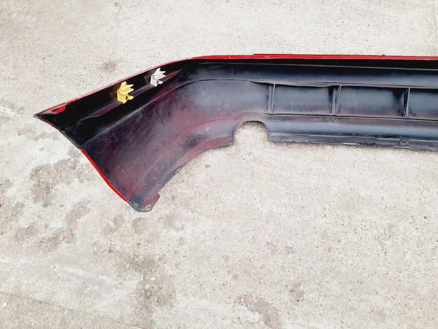 GENUINE TOYOTA CARINA 1996 REAR BUMPER IN RED P/N:5215905010