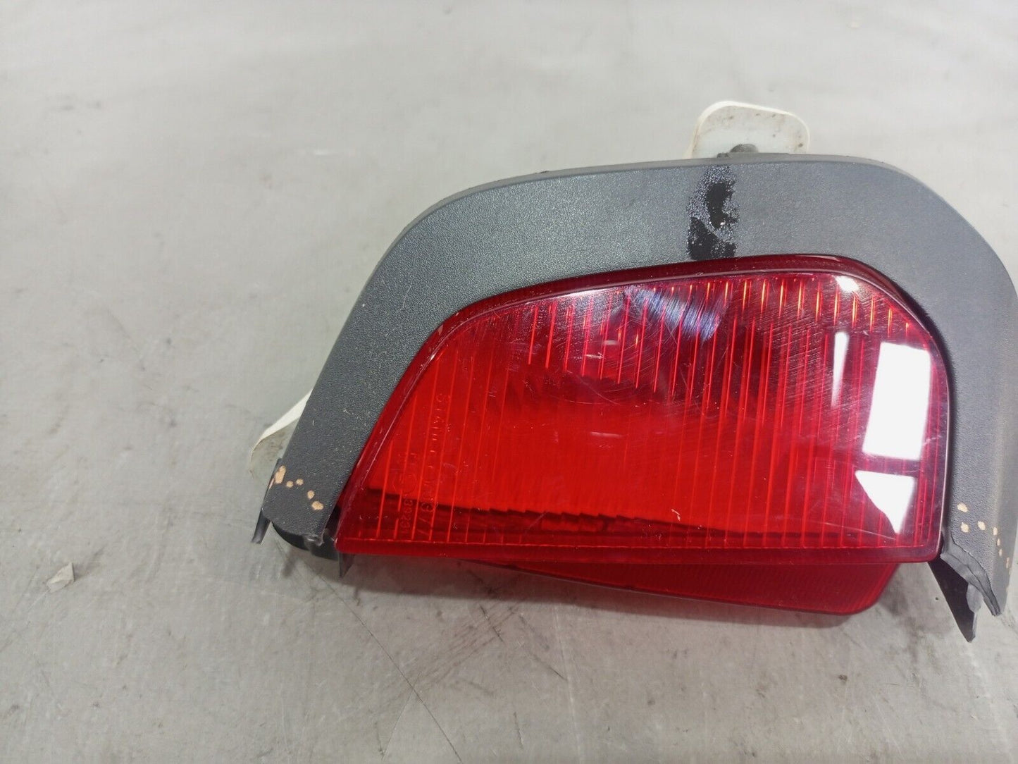 SUZUKI IGNIS REAR LEFT REFLECTOR LIGHT P/N:w3377