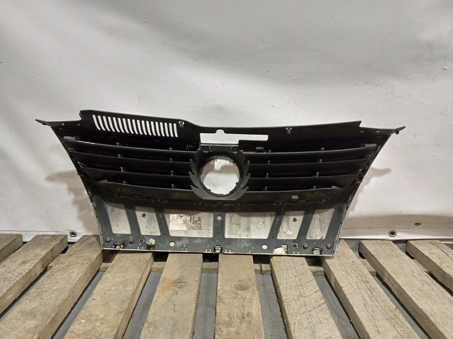 VOLKSWAGEN EOS FRONT BUMPER RADIATOR GRILL P/N:1Q0853761D