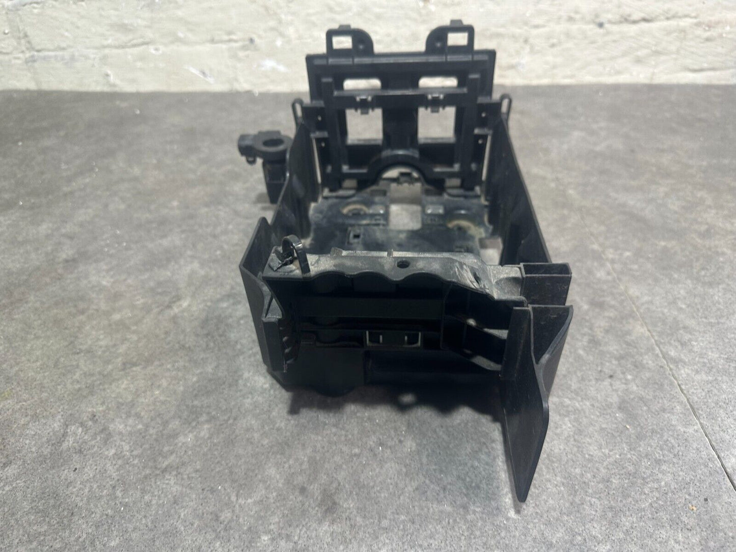 2013 VAUXHALL ADAM BATTERY FUSE BOX; P/N: 13371567