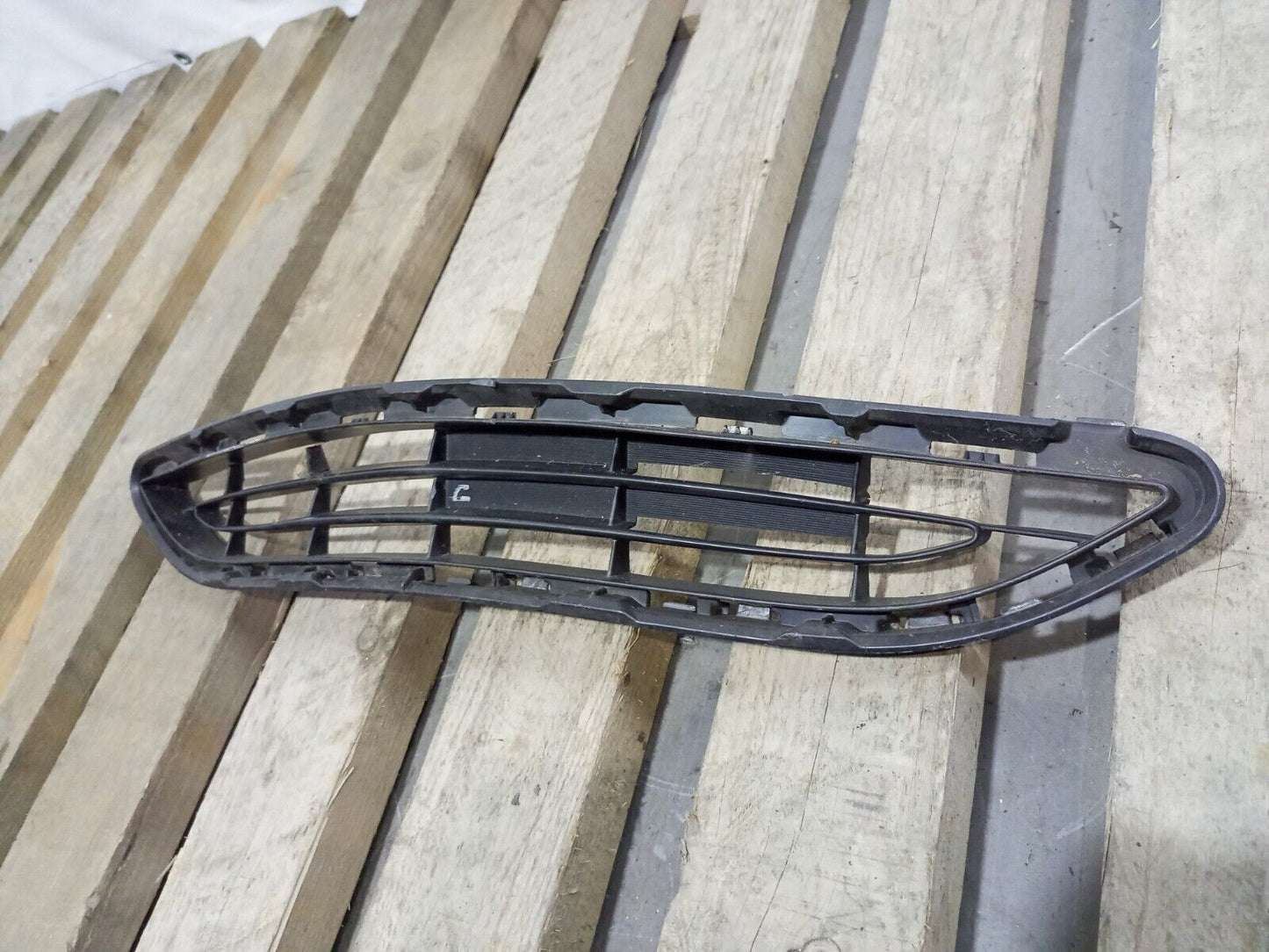 TOYOTA AYGO 2014-2018 FRONT BUMPER CENTRE GRILL P/N:531140H010