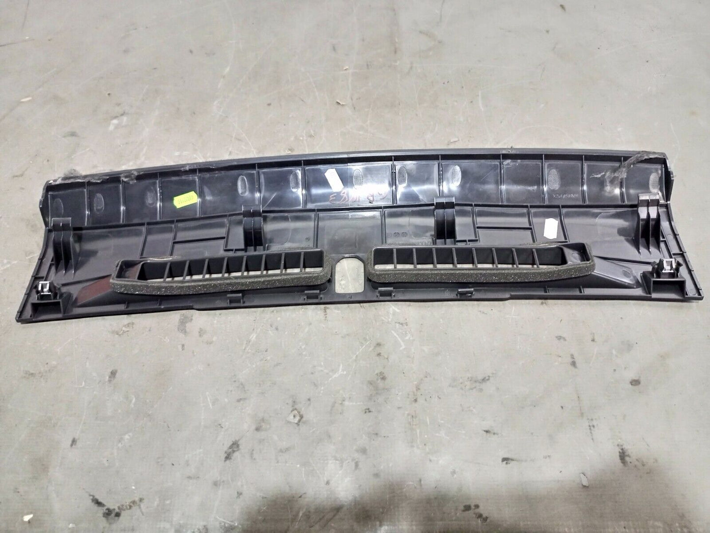 RANGE ROVER L405 FRONT CENTRE DASHBOARD WINDSCREEN COVER P/N:CPLA-044A98-B