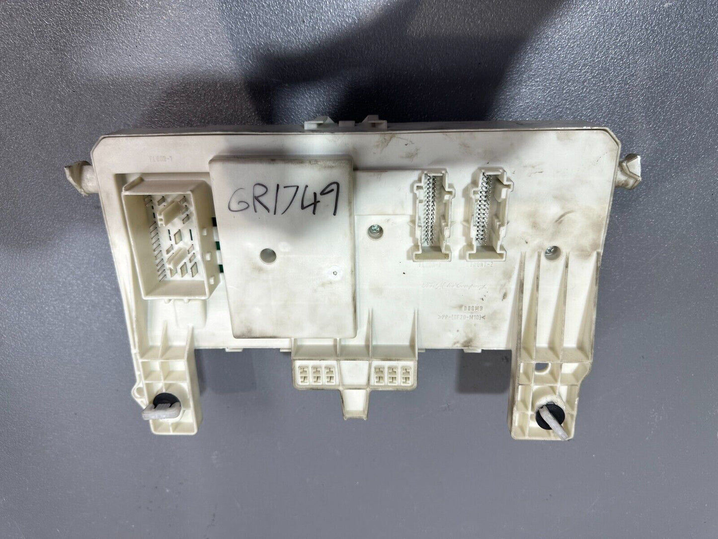 VOLVO C30 C70 S40 V50 FUSE BOX BCM CONTROL MODULE; P/N: 31254749