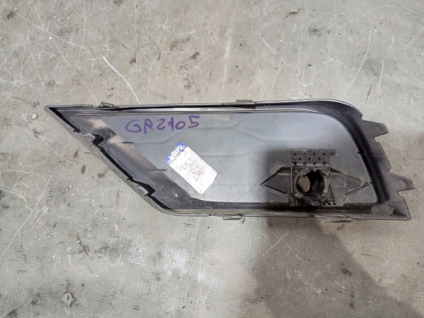 VOLKSWAGEN TIGUAN 2019 MK2 OSF DRIVERS FRONT RIGHT FOG LIGHT GRILL 5NA853666A