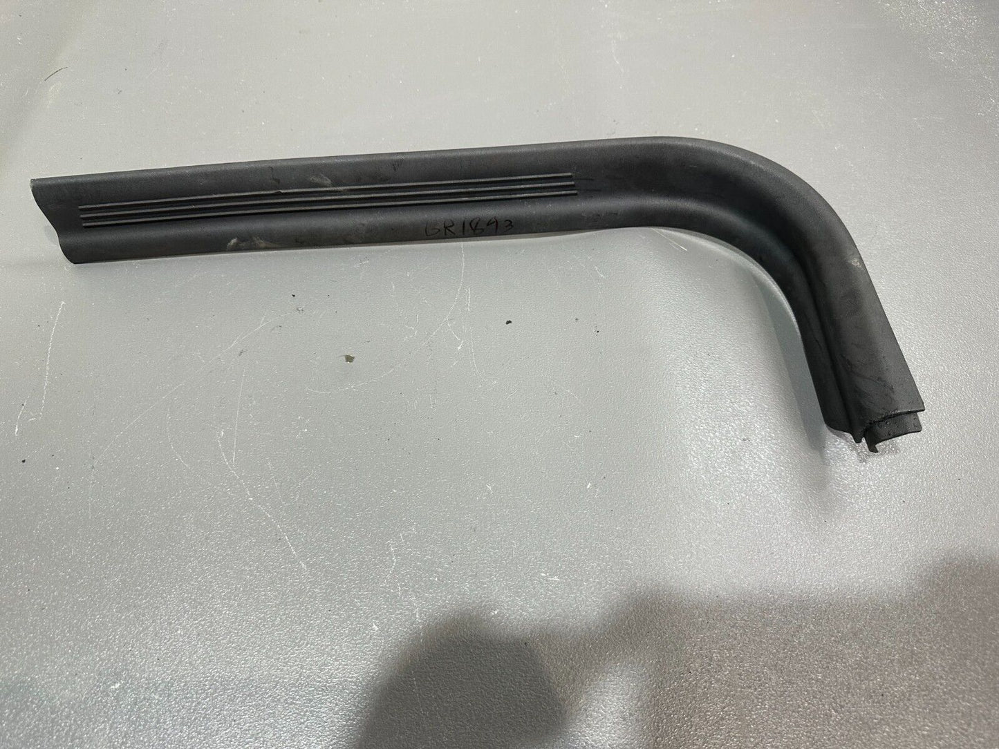 VOLVO C30 2007-2013 FRONT RIGHT DOOR SILL TRIM; P/N: 8641785