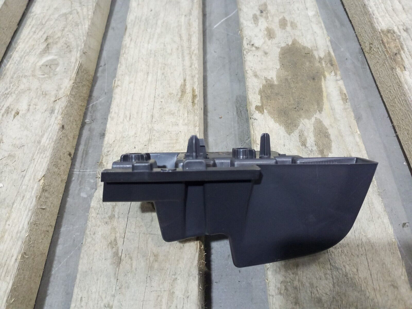 CITROEN BERLINGO 2018 ON REAR BUMPER RIGHT SIDE BRACKET P/N:9816808480