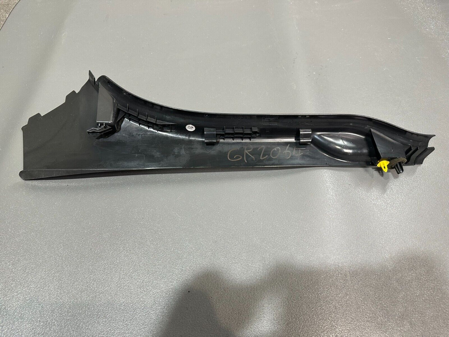 VOLVO C30 (2009) GENUINE DRIVER OFF SIDE FRONT INNER DOOR TRIM; P/N: 30740078