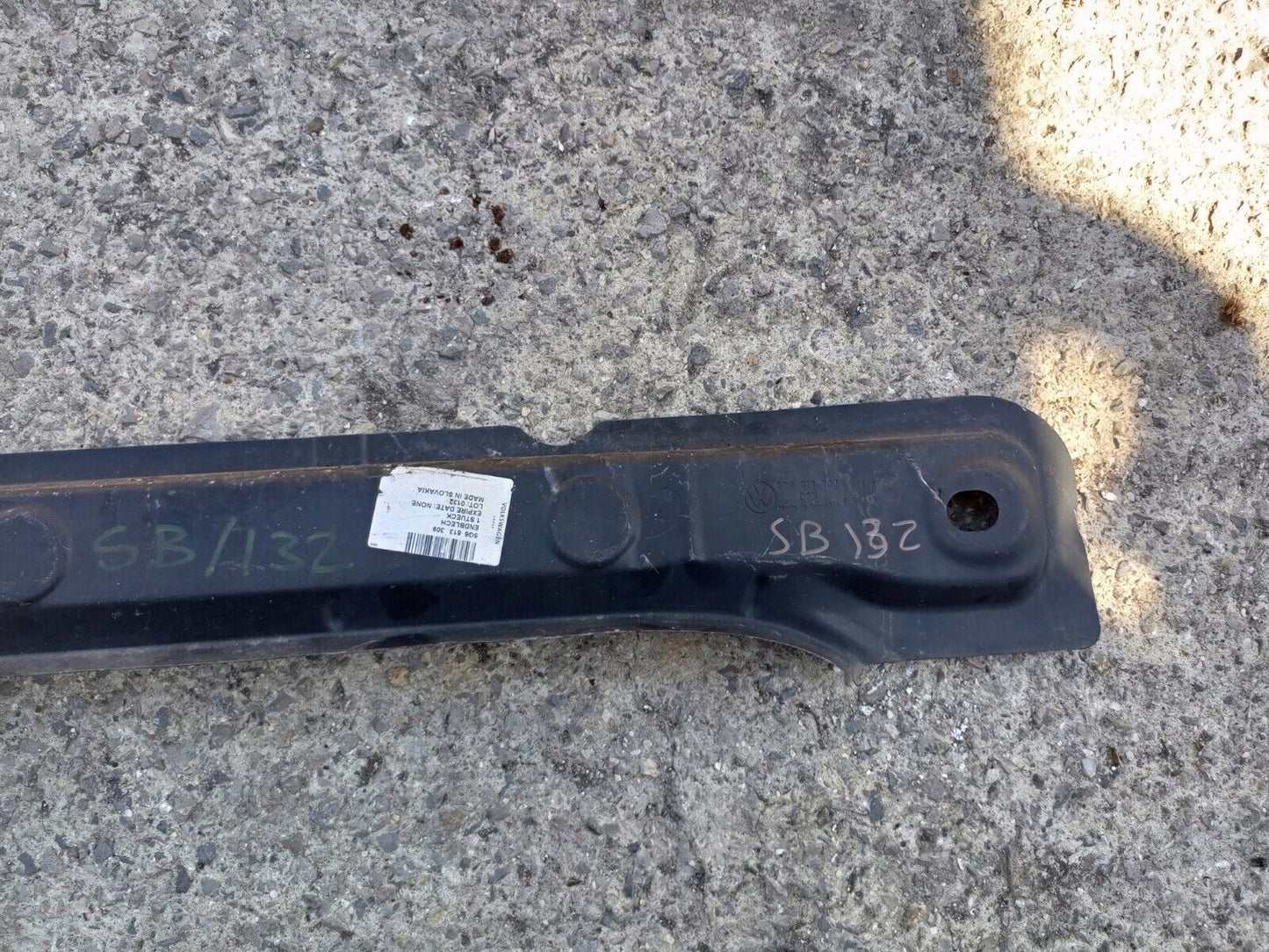 VW GOLF MK7 2014 ON NEW REAR BODY-END PLATE 5G6 813 309 BR425