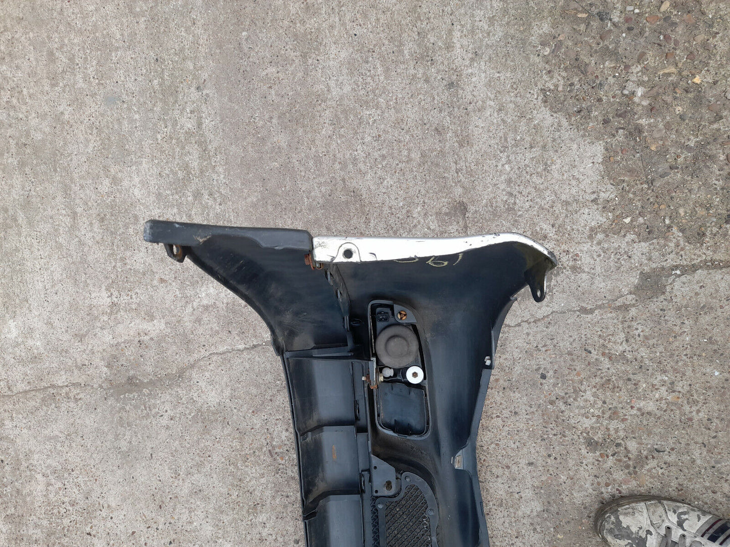 GENUINE TOYOTA AVENSIS 2000 FRONT BUMPER PN:5211905070