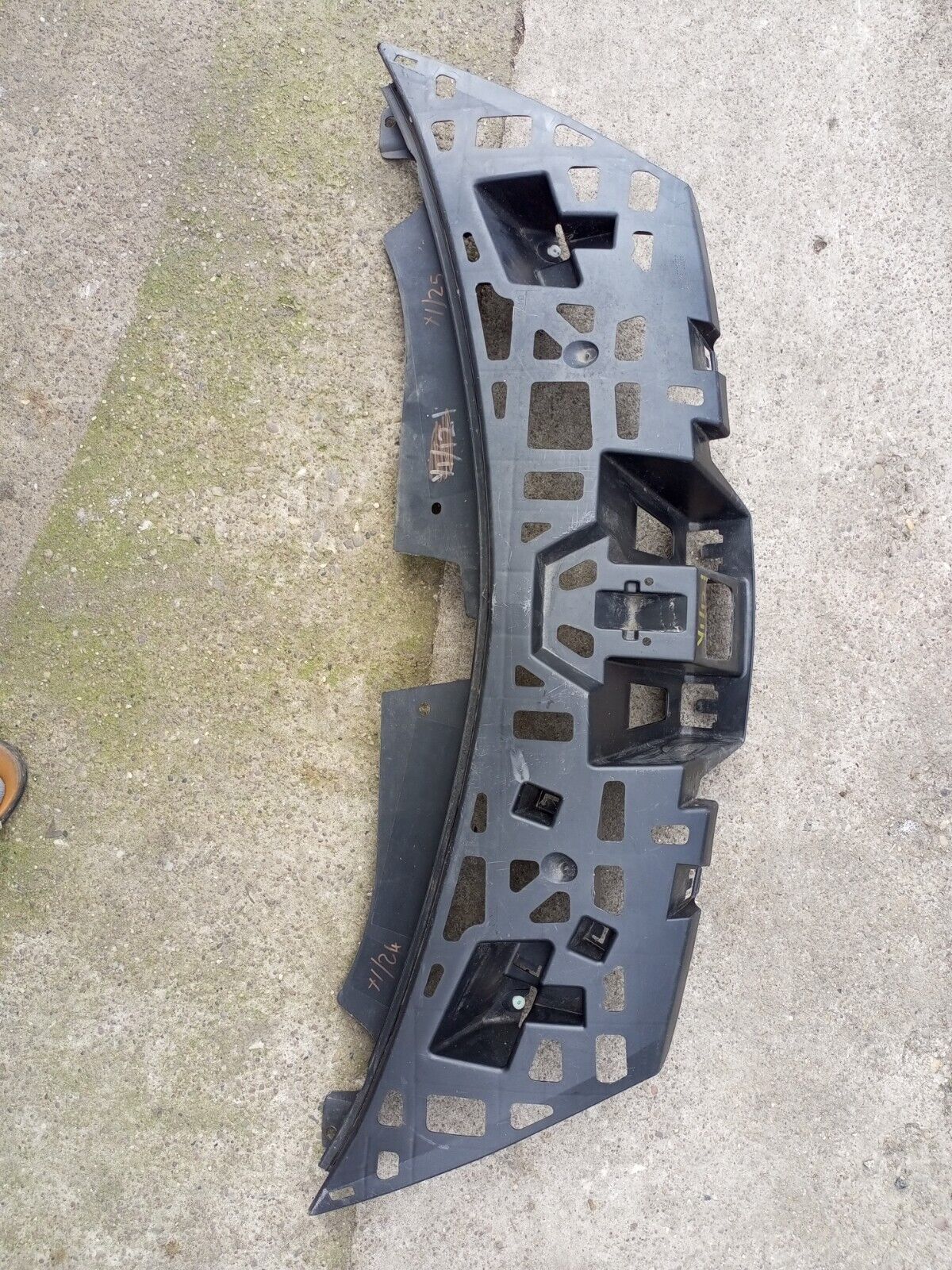 RENAULT CLIO FRONT BUMPER MOUNT BRACKET P/N:620364127R