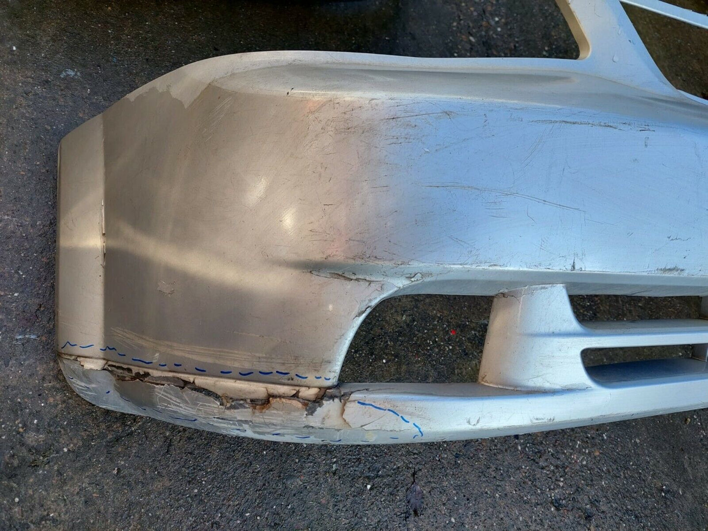 GENUINE CHEVROLET LACETTI 2005-2011 FRONT BUMPER IN SILVER *DAMAGED*