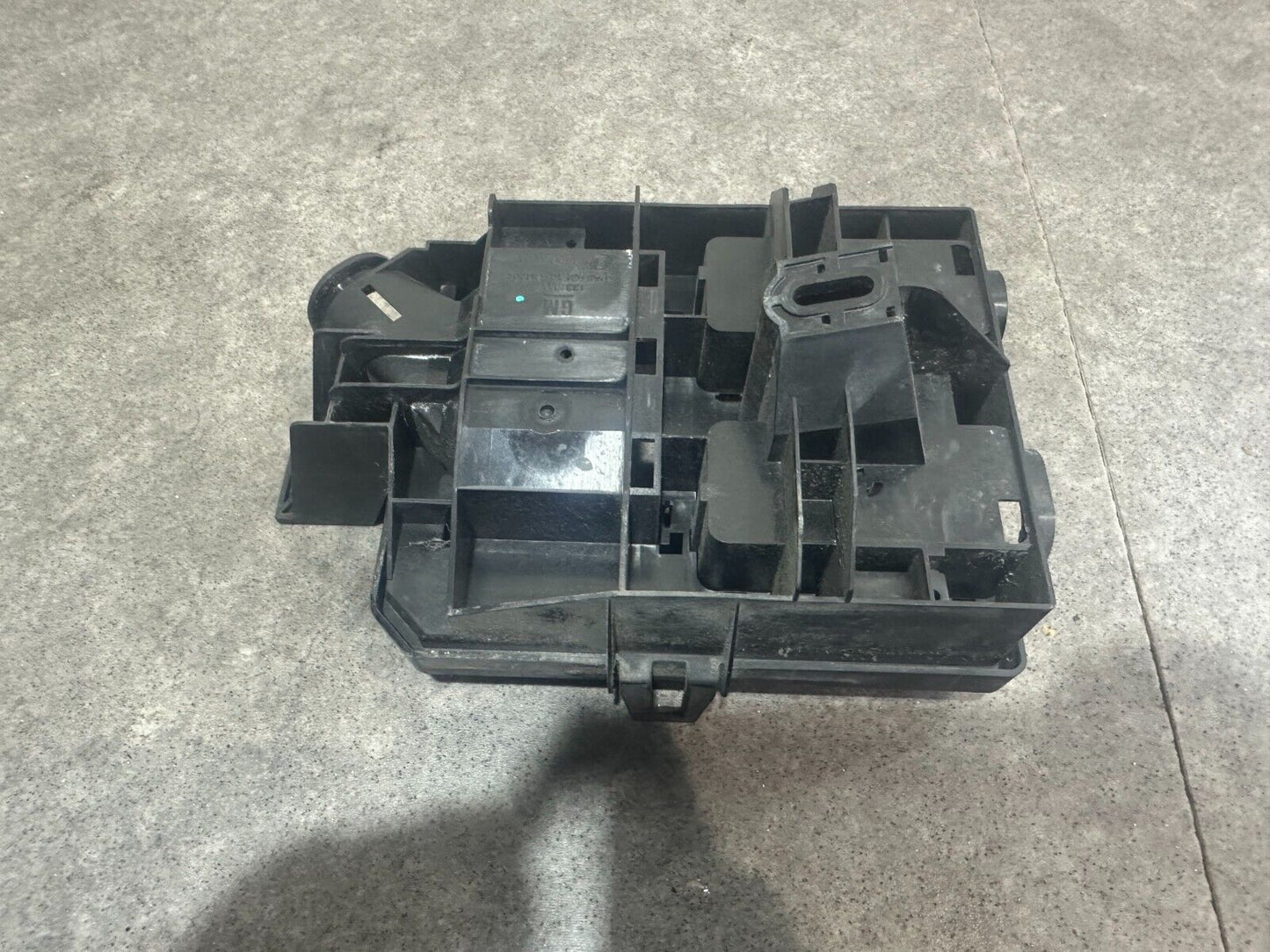 VAUXHALL ADAM FUSE PLATE HOLDER; P/N: 13371117