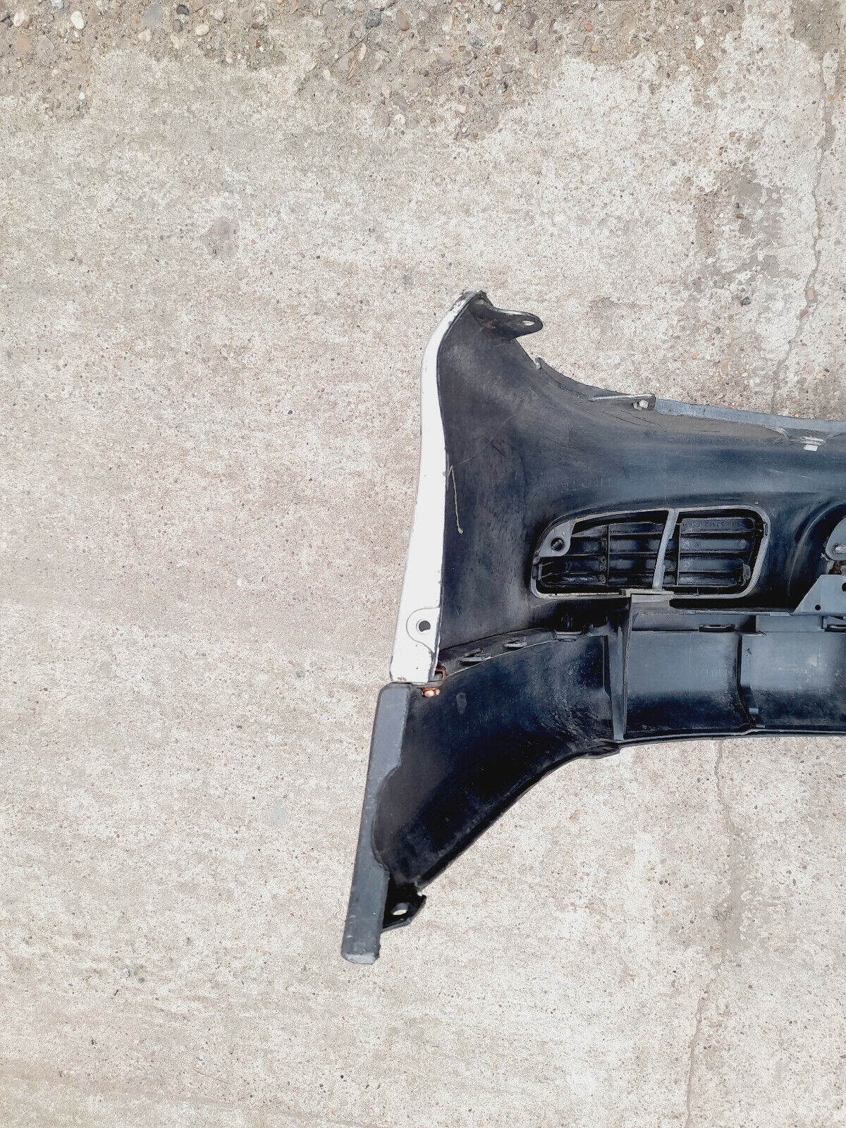 GENUINE TOYOTA AVENSIS 2000 FRONT BUMPER PN:5211905070