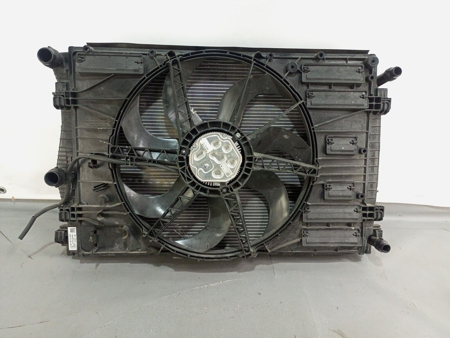 VOLKSWAGEN ENGINE COOLING RADIATOR WITH FAN P/N:5Q0121251GR