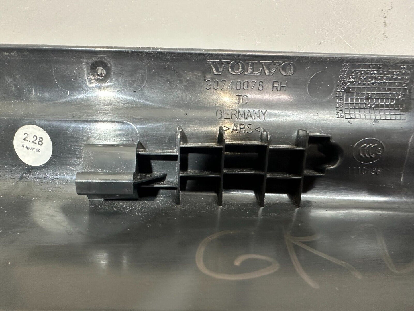 VOLVO C30 (2009) GENUINE DRIVER OFF SIDE FRONT INNER DOOR TRIM; P/N: 30740078