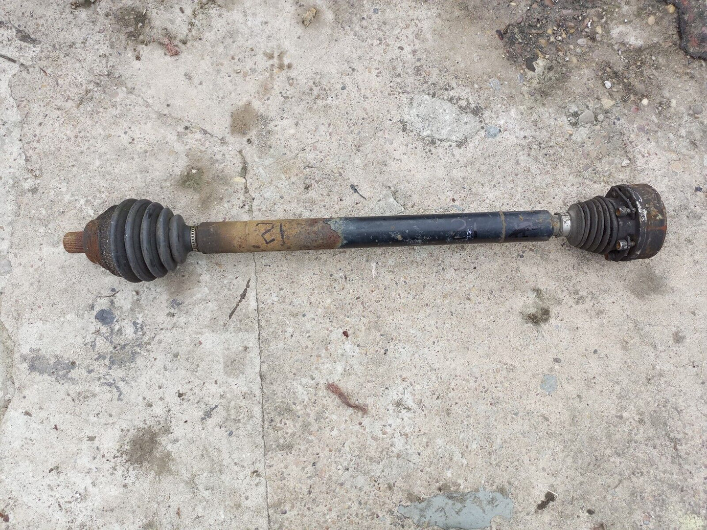 AUDI A3 8P VW GOLF MK5 1.6 PETROL 5 SPEED PASSENGER LEFT DRIVESHAFT 2004-2008