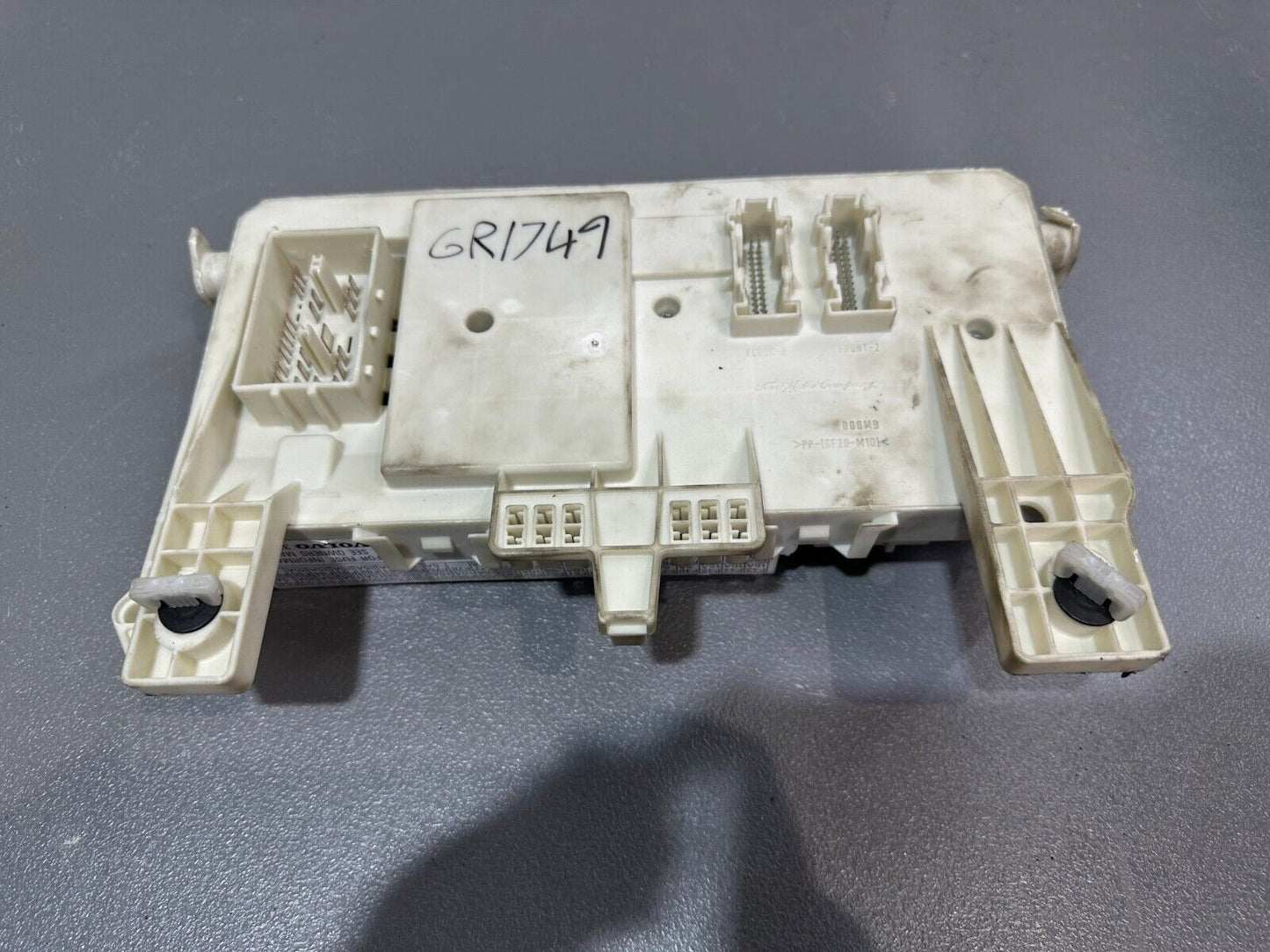 VOLVO C30 C70 S40 V50 FUSE BOX BCM CONTROL MODULE; P/N: 31254749