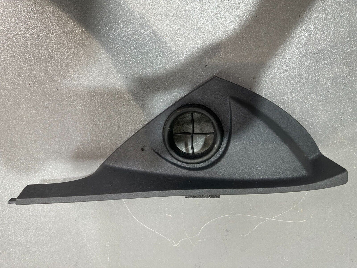 VOLVO C30 2006-2009 FRONT RIGHT DASHBOARD END TRIM; P/N: 30672383