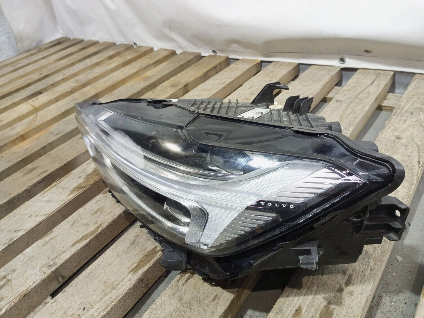 VOLVO XC90 2018-ON LEFT SIDE MID LED HEADLIGHT P/N:32133546