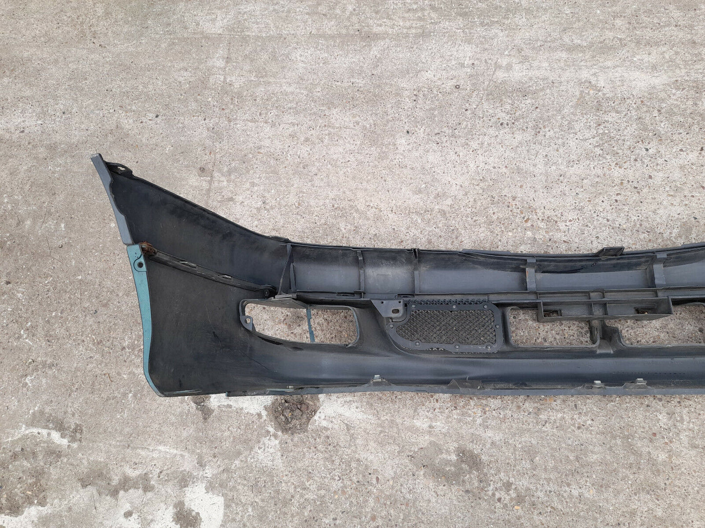 GENUINE TOYOTA AVENSIS 2000 FRONT BUMPER WITH GRILLE PN:5211905070