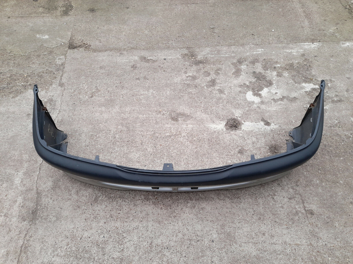 GENUINE TOYOTA AVENSIS 2000 FRONT BUMPER PN:5211905070