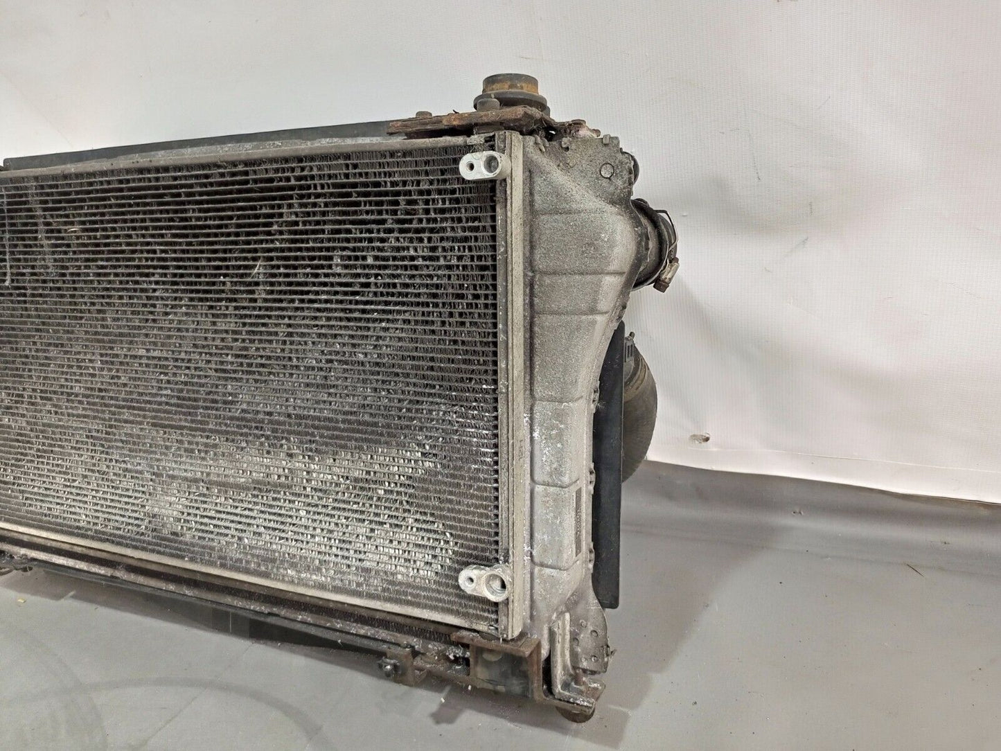 TOYOTA AURIS 2008 ENGINE COOLENT RADIATOR WITH FAN  P/N:4221336531