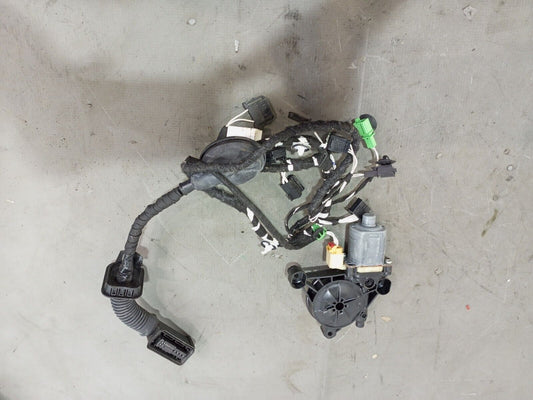 VOLKSWAGEN TIGUAN REAR LEFT DOOR WINDOW REGULATOR MOTOR WITH WIRING  5Q0959801A