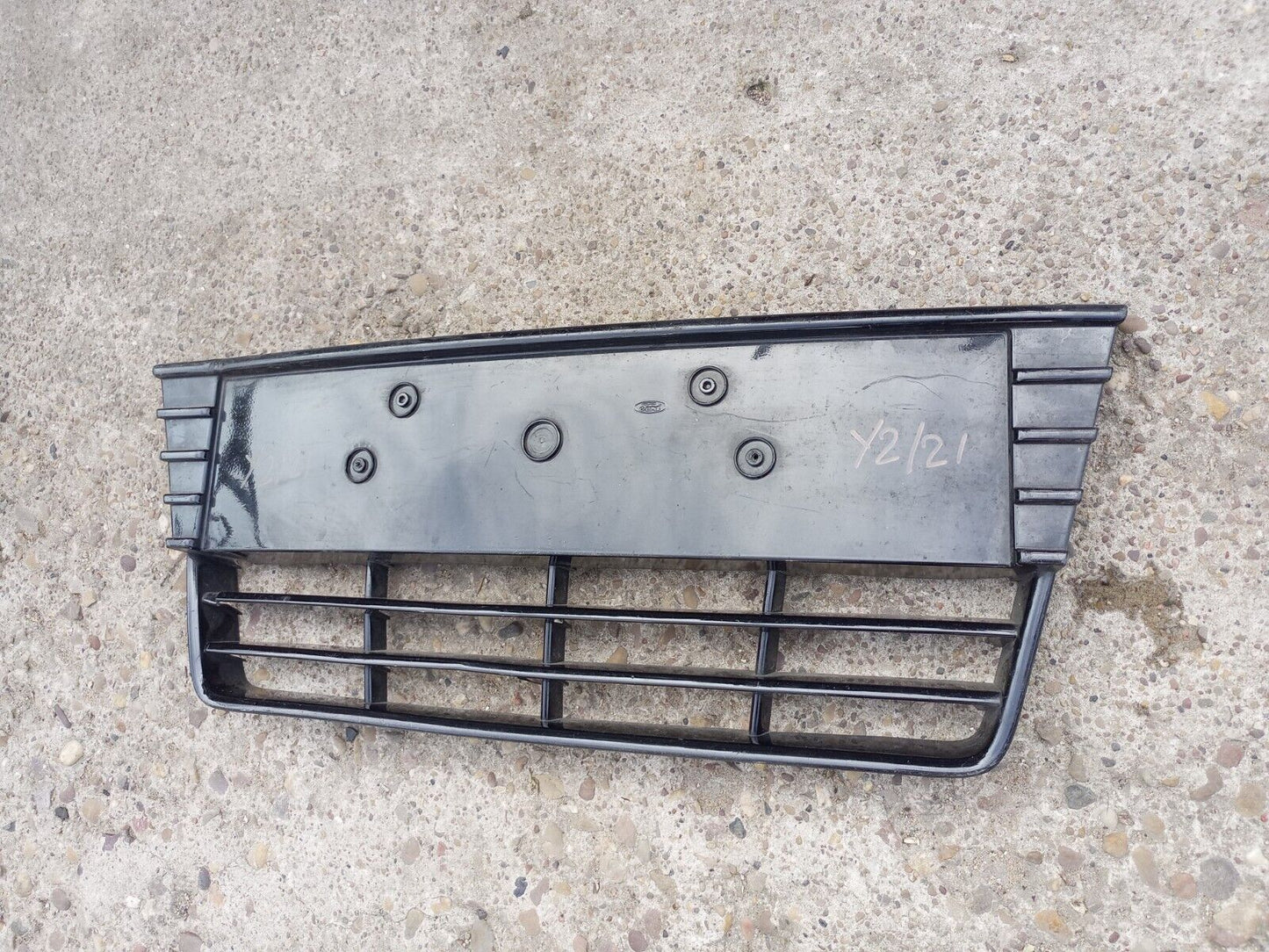 GENUINE FORD FOCUS MK4 ZETEC 2011-2014 FRONT CENTRE GRILLE P/N:BM5117K945A