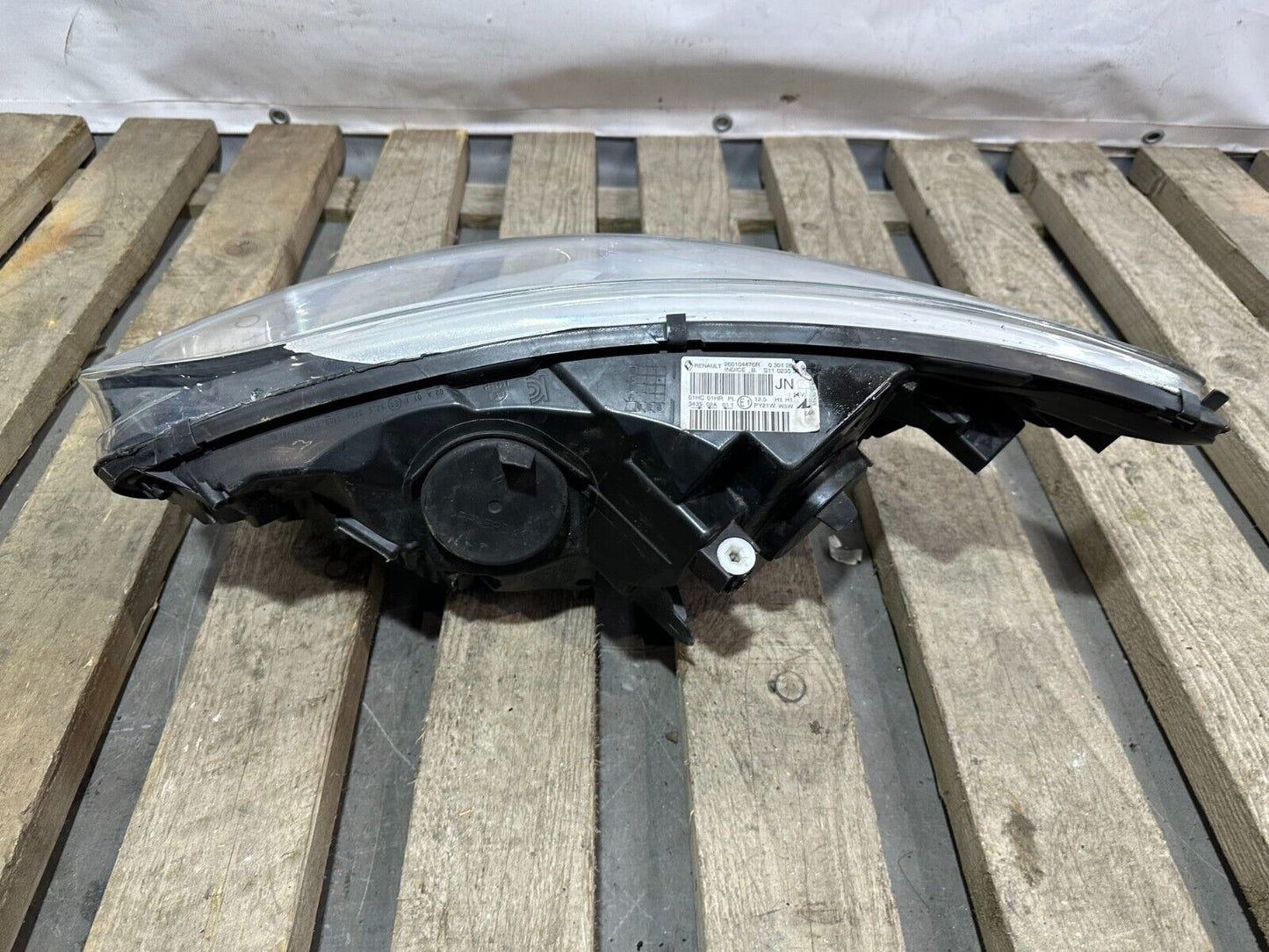 RENAULT CAPTUR  2013-2017 RIGHT SIDE HEADLIGHT P/N:260100961R