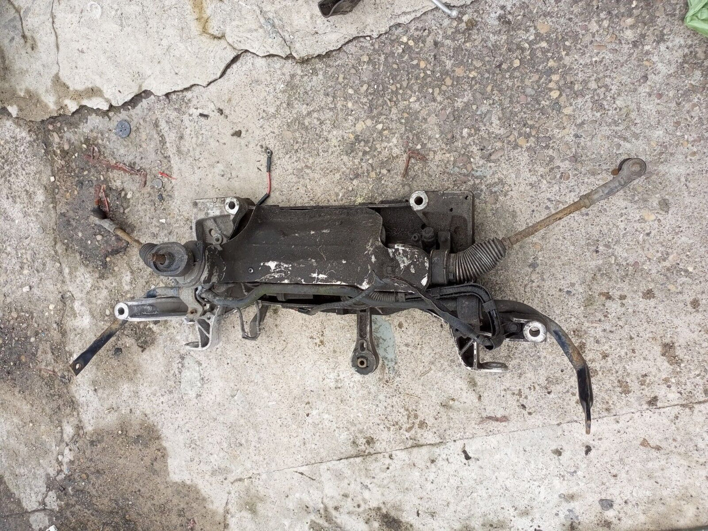 2005 AUDI A3 8FRONT SUBFRAME AND STEERING RACK