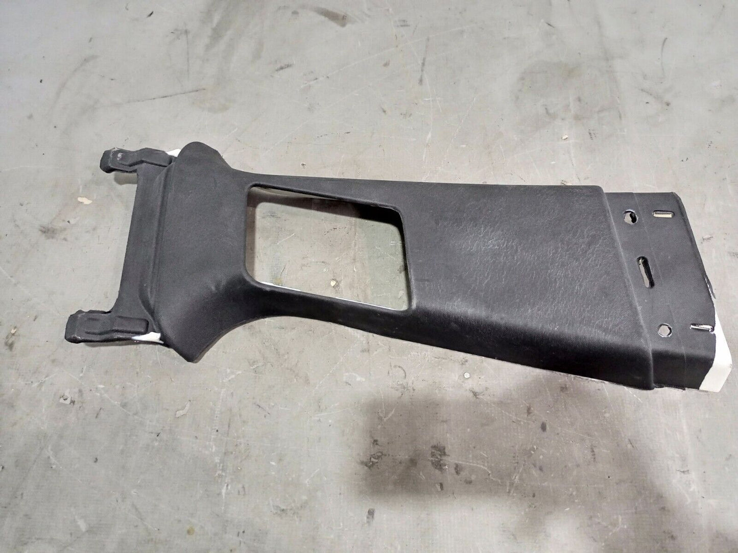 RANGE ROVER L494 RIGHT SIDE B PILLAR UPPER TRIM P/N:DK62-24396-A