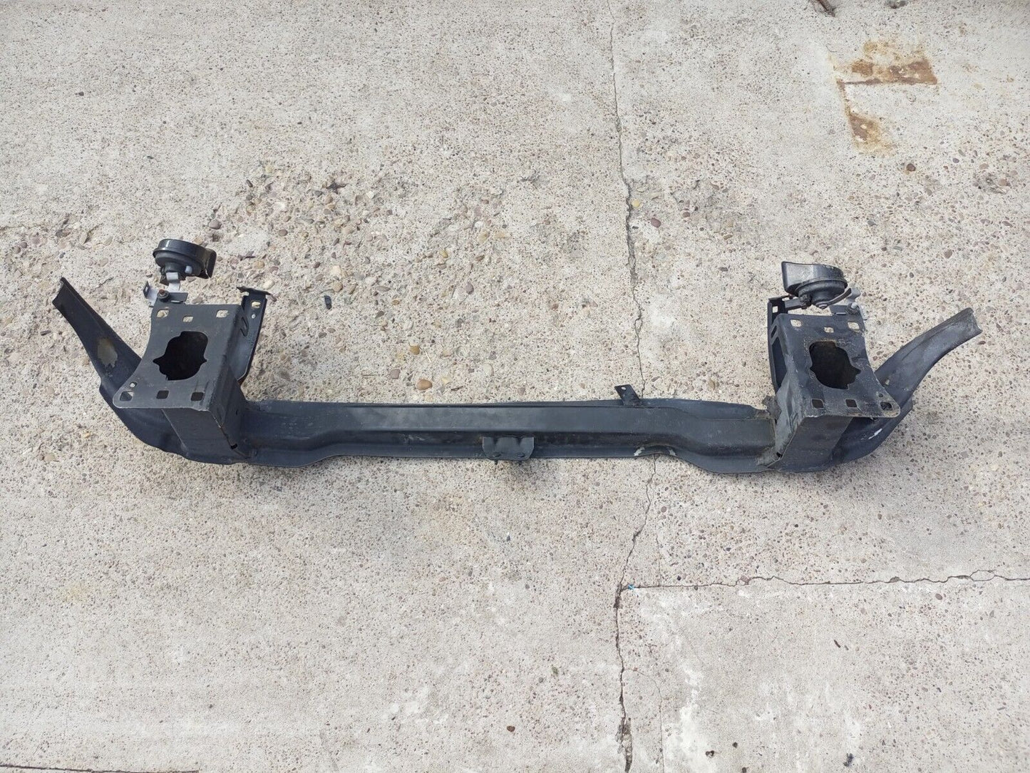 VW Tiguan Crash Bar Genuine Front 5NA807109J 2016 onward DAMAGED